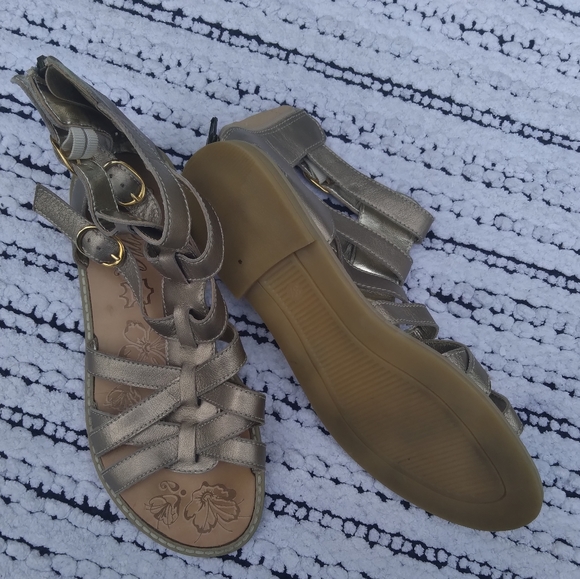 Women dress shoes - Picture 3 of 4